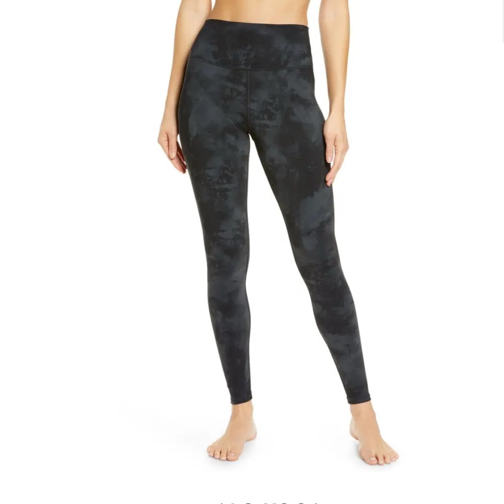 Alo Yoga Black Leggings size M